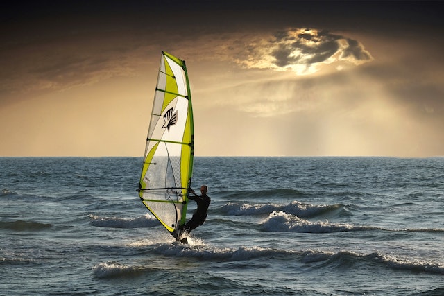 Exploring the World of Wind Surfing